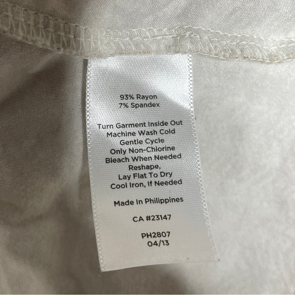 Talbots V Neck Tan and White Chevron Print Blouse - Picture 6 of 6